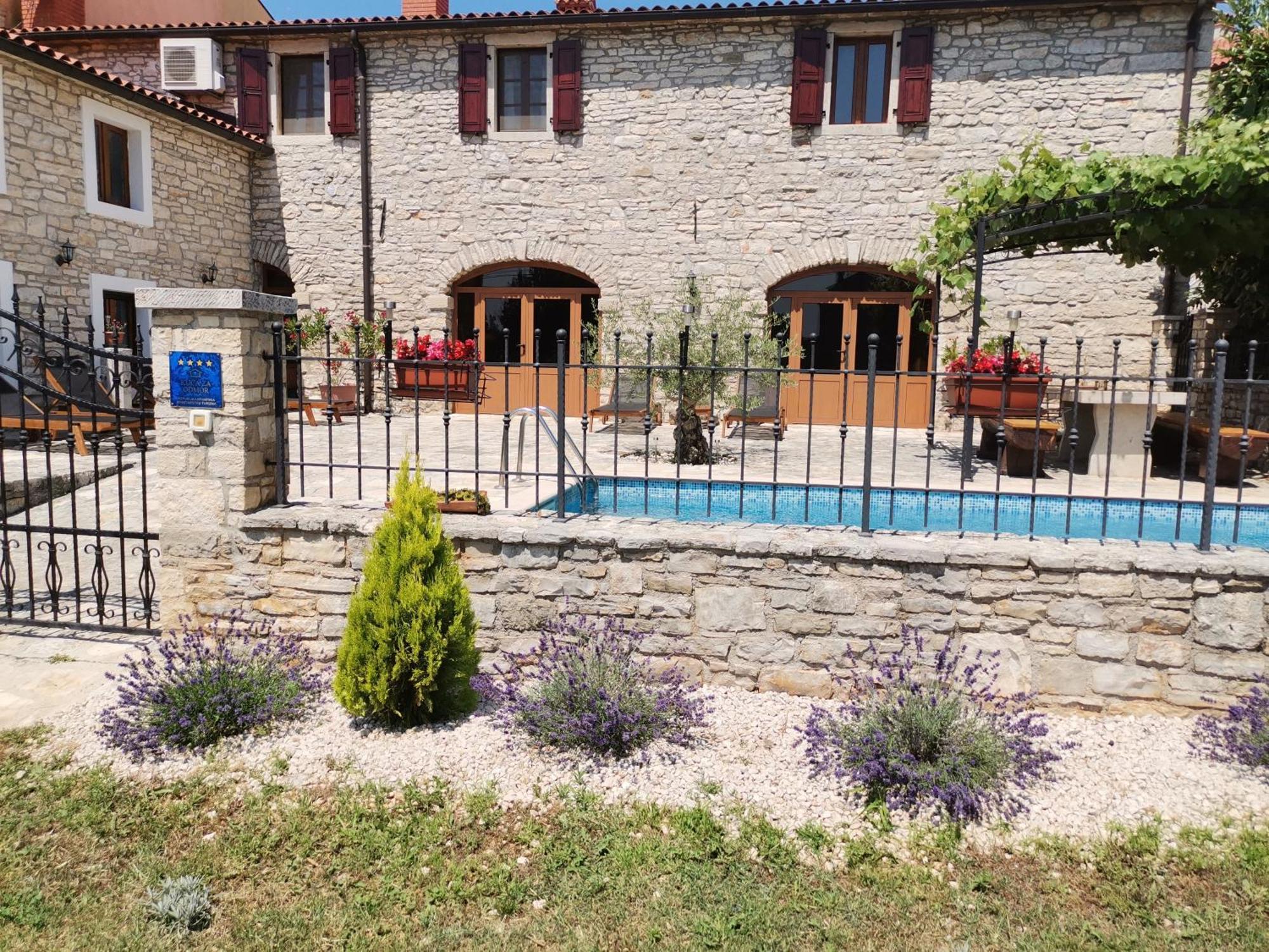 Villa Rustica Buje Buitenkant foto