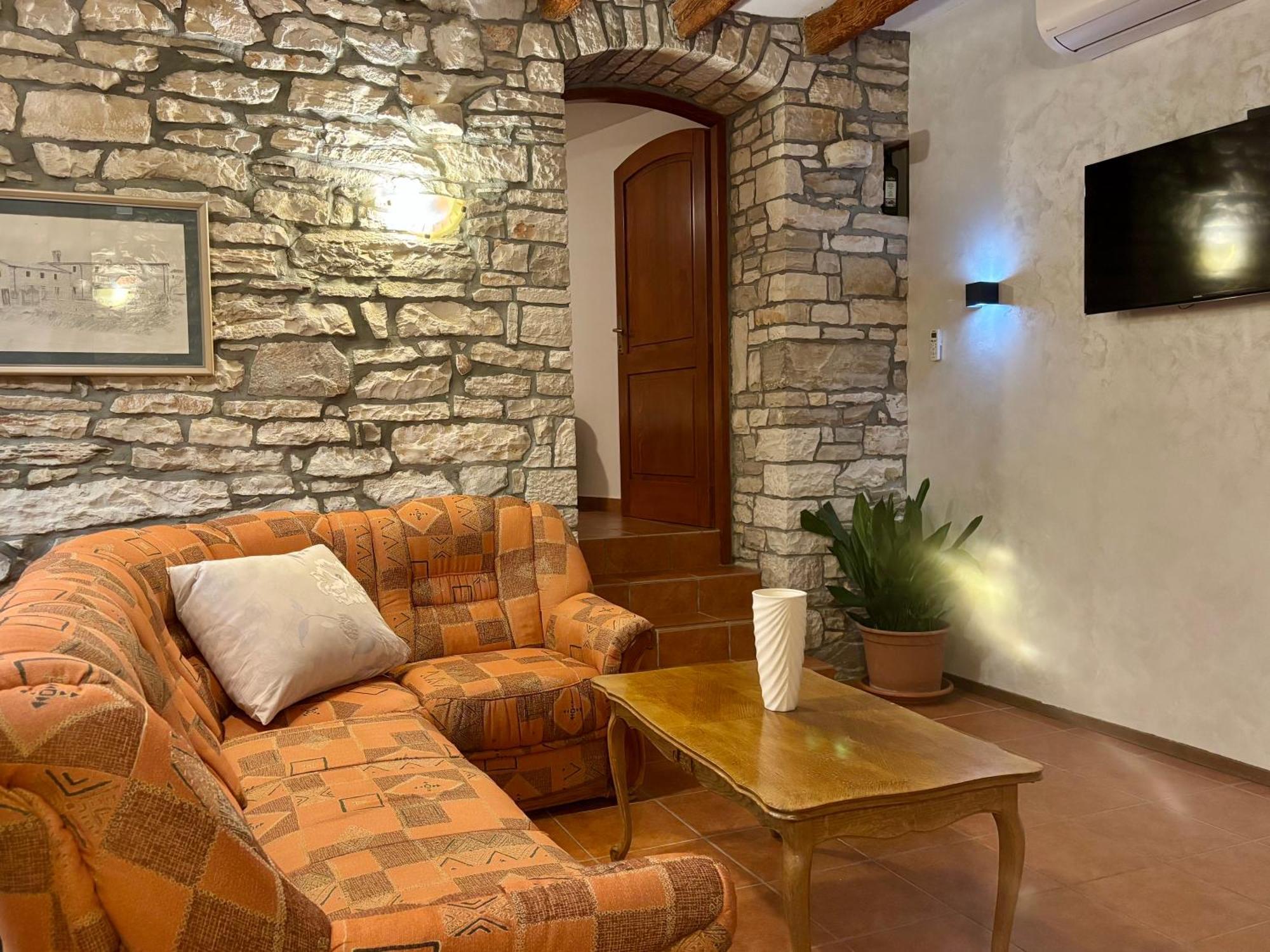 Villa Rustica Buje Buitenkant foto