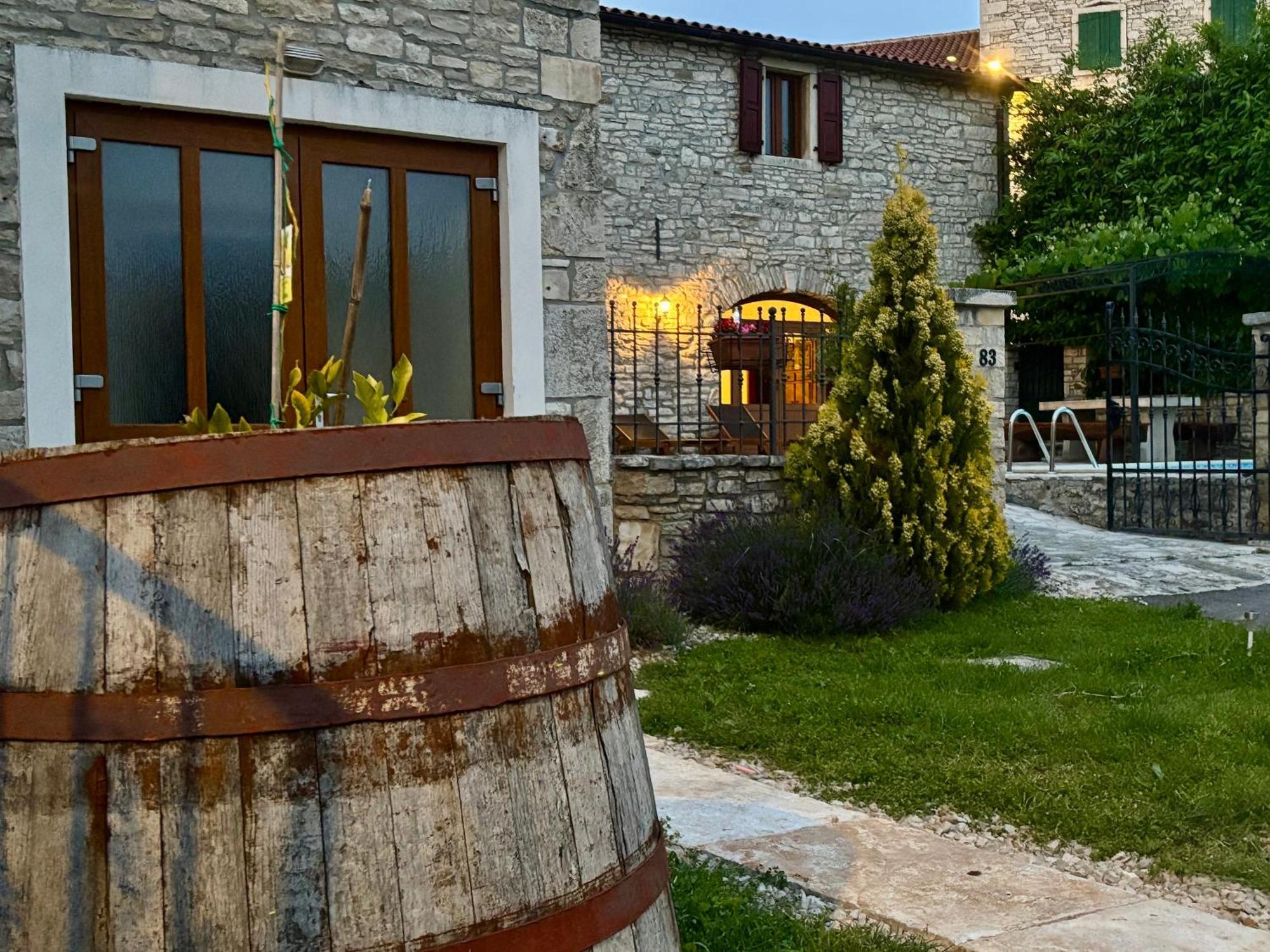Villa Rustica Buje Buitenkant foto